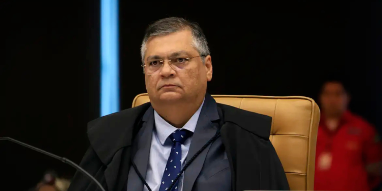 dino-pede-mais-tempo-para-analisar-caso-de-militar-com-hiv-assintomatico