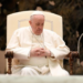 papa-francisco-interrompe-celebracao-no-vaticano-devido-a-falta-de-ar