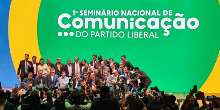 discurso-de-bolsonaro-e-presenca-de-big-techs-marcam-encontro-do-pl