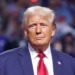 trump-cumprimenta-eduardo-bolsonaro-em-evento-conservador-nos-eua:-“familia-otima”