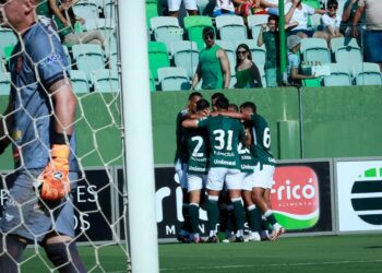 goias-encerra-1°-turno-do-goianao-2025-no-g4,-mas-desempenho-nao-convence