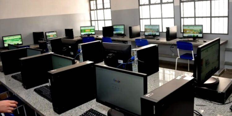 governo-de-goias-lanca-licitacao-para-ampliar-rede-de-wi-fi-publica-no-estado