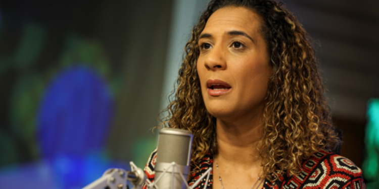 anielle-franco-rebate-criticas-de-silvio-almeida:-“inaceitavel”