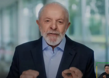 lula-faz-pronunciamento-enquanto-oposicao-mobiliza-panelaco