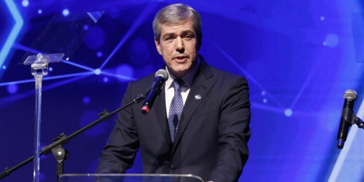 andre-rocha-toma-posse-como-presidente-da-fieg