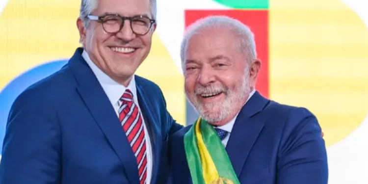 indicacao-de-petista-para-vaga-de-padilha-dividem-aliados-de-lula