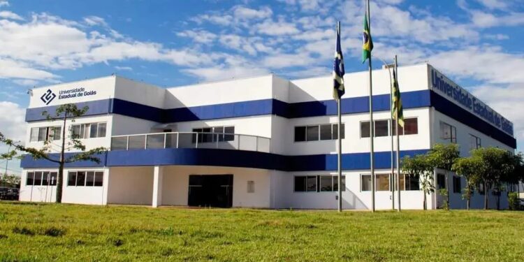 ueg-publica-edital-de-aproveitamento-de-vagas-pelo-enem