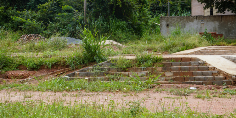 moradores-denunciam-falta-de-estrutura-no-residencial-morumbi