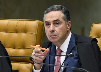 barroso-rejeita-impedimento-de-moraes,-dino-e-zanin-para-julgar-denuncia-contra-bolsonaro 