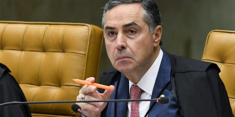 barroso-rejeita-impedimento-de-moraes,-dino-e-zanin-para-julgar-denuncia-contra-bolsonaro