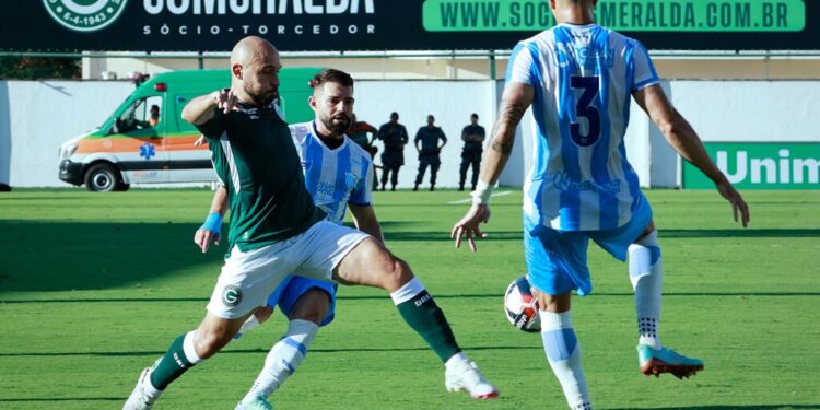 goias-x-crac:-possivel-escalacao,-arbitragem,-onde-assistir