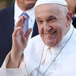 papa-francisco-continua-em-recuperacao-e-apresenta-melhoras,-afirma-vaticano