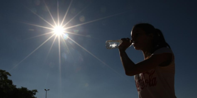 fim-de-semana-em-goias-tera-calor-extremo,-com-termometros-marcando-ate-36°c