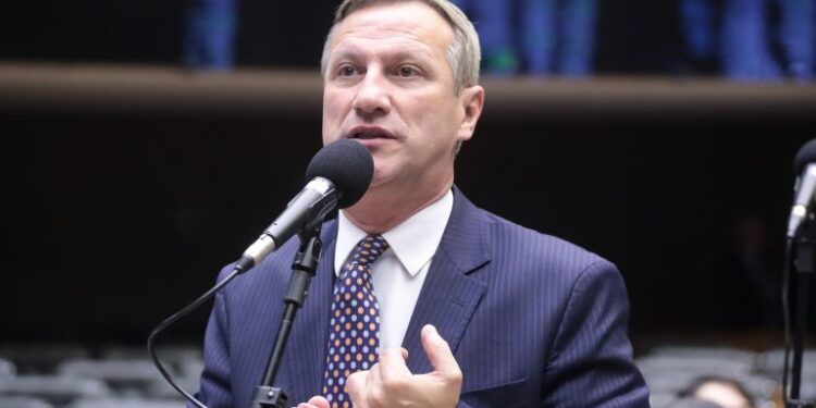 deputado-quer-suspender-decreto-que-regulamenta-acao-de-policiamento-para-funai