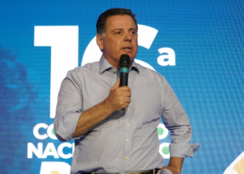 psdb-diz-que-“esta-vivo”,-mas-debandada-paulista-pode-ditar-cenario-nacional