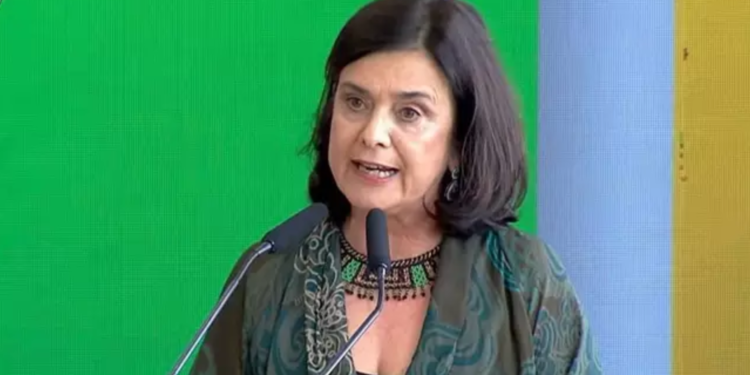nisia-trindade-diz-ter-sofrido-com-“campanha-misogina-de-desvalorizacao”