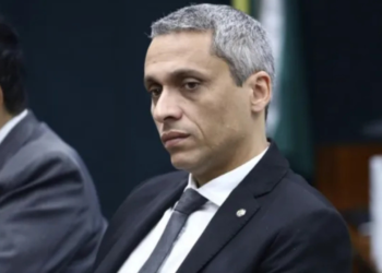 alcolumbre-avalia-denunciar-gustavo-gayer-ao-conselho-de-etica-por-ataque-a-gleisi