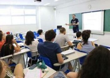 desistencia-de-cursos-superiores-em-goias-alcanca-57%