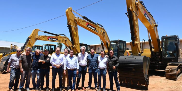 goiania-recebe-r$-14-milhoes-em-equipamentos-para-aterro-sanitario