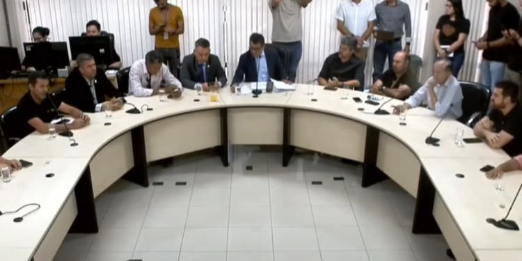 refis-avanca,-na-camara-de-goiania,-com-perdao-de-dividas-para-feirantes,-taxitas-e-pit-dogs