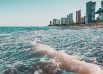 estudo-da-nasa-preve-que-cidades-brasileiras-podem-ser-“engolidas”-pelo-mar;-veja-quais