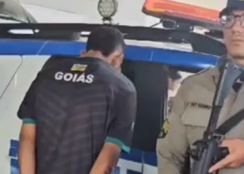 homem-invade-casa-da-ex-tenta-abusar-dela,-foge-com-bebe-e-e-preso-com-moto-roubada-em-goiania