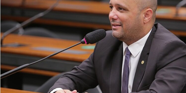 manifestacao-defende-projeto-de-lei-de-vereador-goiano-