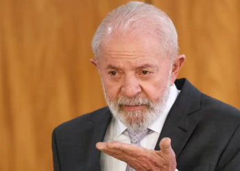 aviao-de-lula-enfrenta-problema-e-arremete-em-sao-paulo
