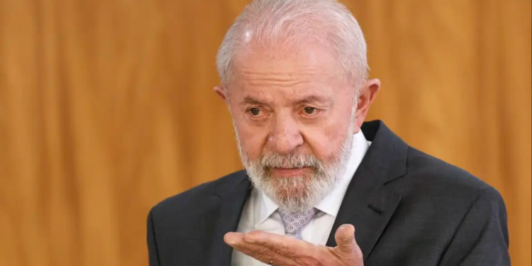 aviao-de-lula-enfrenta-problema-e-arremete-em-sao-paulo