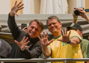 estrategia:-bolsonaro-pode-fazer-com-tarcisio-o-que-lula-fez-com-haddad 