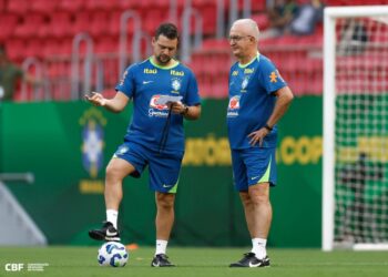 selecao-brasileira-entrar-no-4-4-2-contra-a-colombia