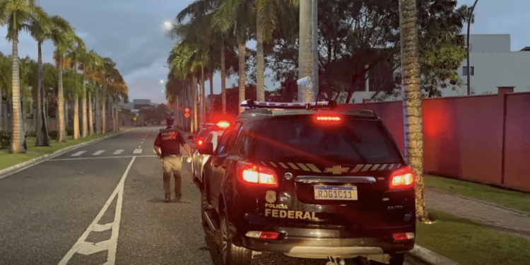 pf-realiza-operacao-contra-trafico-internacional-de-armas-no-rio-de-janeiro