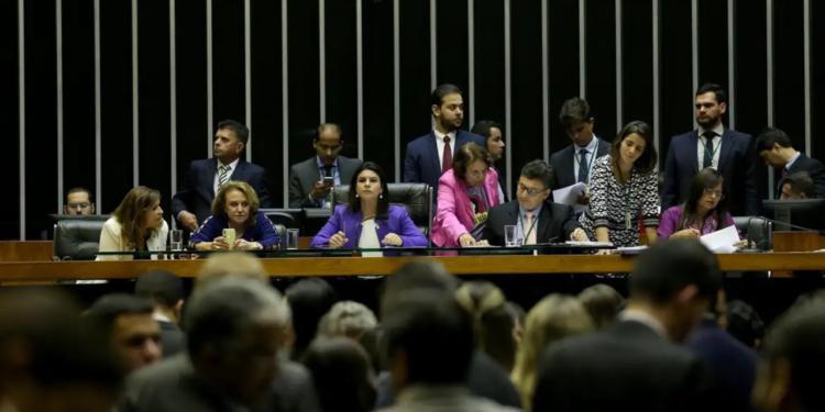 90%-dos-brasileiros-apoiam-maior-participacao-de-mulheres-na-politica