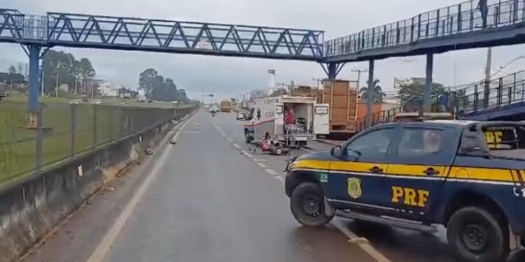 jovem-morre-em-acidente-na-br-060,-envolvendo-duas-motos-e-um-caminhao