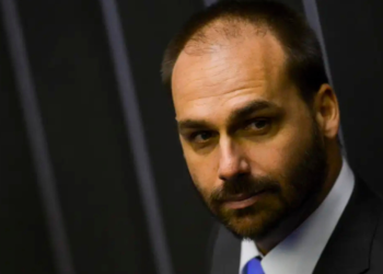 eduardo-bolsonaro-pede-licenca-de-122-dias-do-mandato-na-camara