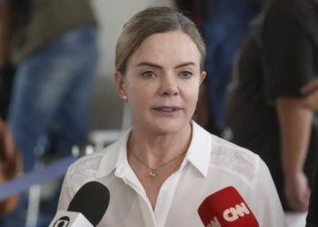 gleisi-afirma-que-pec-da-seguranca-publica-ira-ao-congresso-em-abril