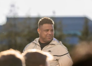 ronaldo-afirma-desejo-de-comprar-o-corinthians