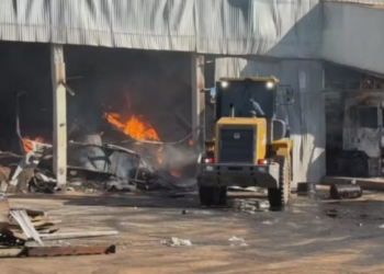 incendio-de-grandes-proporcoes-atinge-fabrica-de-amendoim-em-tupa