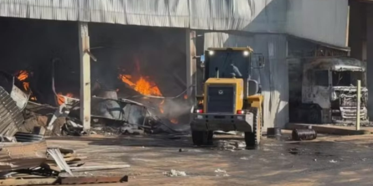 incendio-de-grandes-proporcoes-atinge-fabrica-de-amendoim-em-tupa