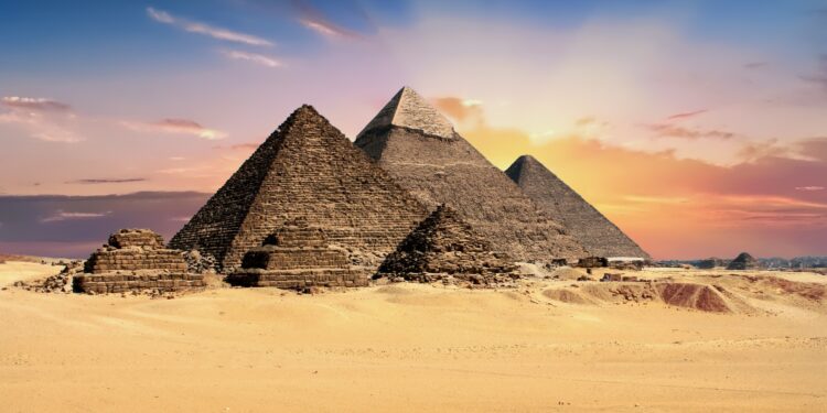 pesquisadores-afirmam-ter-descoberto-“cidade-subterranea”-sob-as-piramides-de-gize,-no-egito