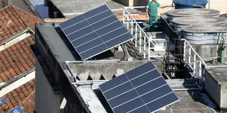 geracao-de-energia-solar-supera-recorde-com-mais-de-55-gw-de-potencia-instalados-no-pais