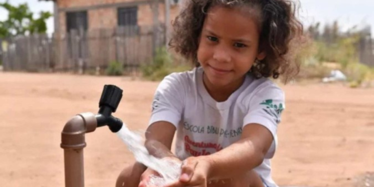 milhoes-de-criancas-e-adolescentes-no-brasil-vivem-sem-acesso-adequado-a-agua,-alerta-unicef