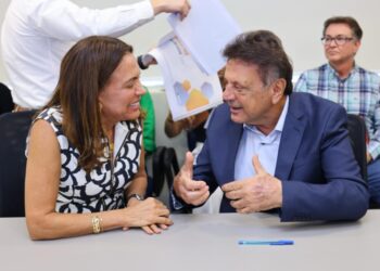 adib-discute-cronograma-de-obras-sociais-com-gracinha-caiado 