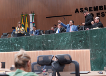 deputados-iniciam-movimento-pela-cpi-da-saude