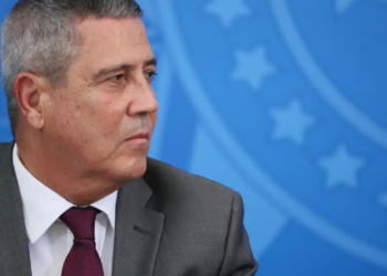 lider-do-pl-na-camara-pede-para-visitar-braga-netto-na-prisao