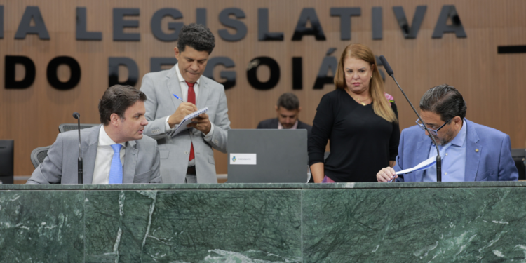 alego-aprova-projeto-que-amplia-vagas-para-delegados-em-goias