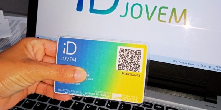 id-jovem:-menos-de-10%-dos-jovens-elegiveis-fazem-uso-do-beneficio