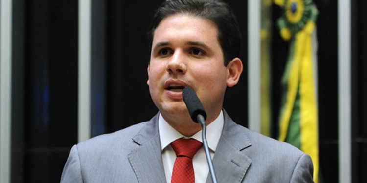 hugo-motta-sobre-pautar-projeto-de-anistia:-“no-momento-e-zero”