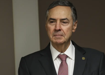 “bom-julgar-este-ano-para-evitar-o-ano-eleitoral”,-diz-barroso-sobre-denuncia-do-golpe