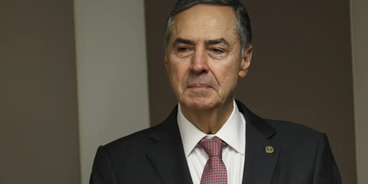 “bom-julgar-este-ano-para-evitar-o-ano-eleitoral”,-diz-barroso-sobre-denuncia-do-golpe